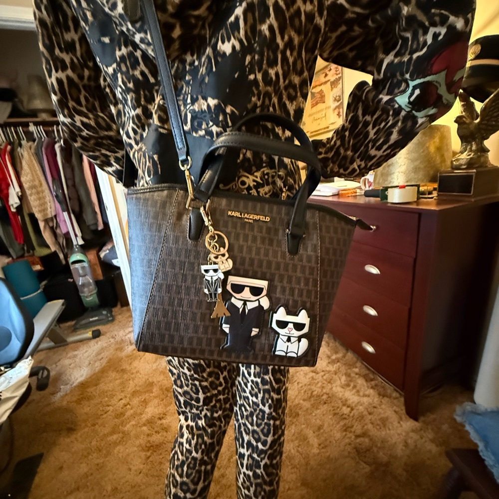 KARL LAGERFELD PARIS Purse
NEW with tags. - Picture 10 of 12